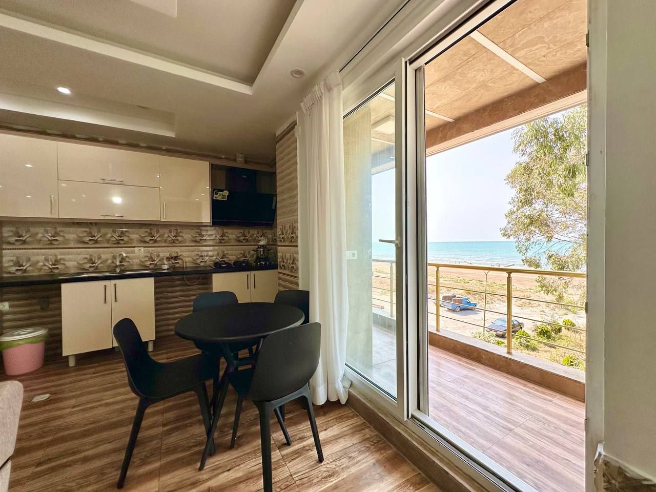 آپارتمان دوخوابه لاولی روم دریا واحد ۲۰۱