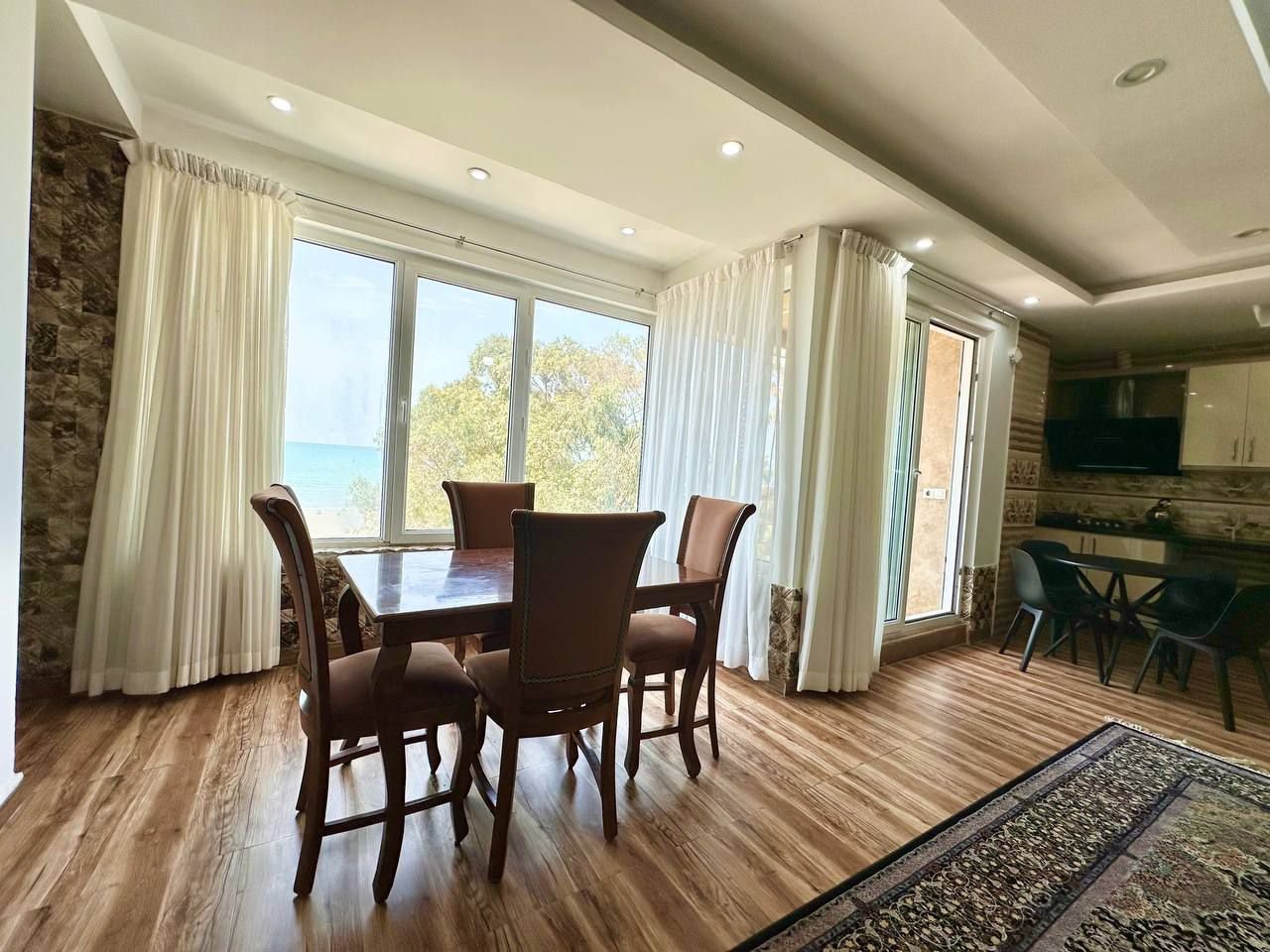 دوخوابه لاولی روم دریا واحد ۴۰۱