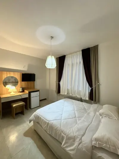 سوئیت فلت لاولی روم دوتخته فردوسی 203