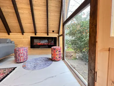 کلبه یک خوابه جنگلی تیامو سورپرایز