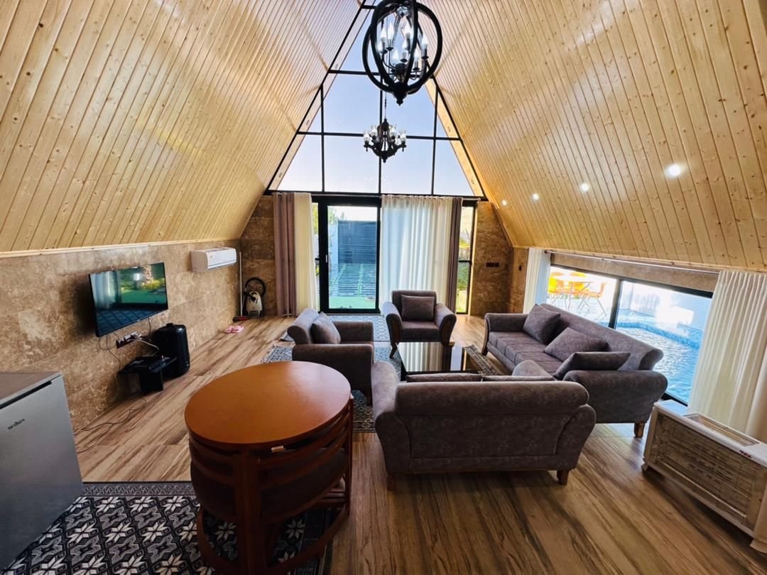 کلبه سه خوابه استخردار آبگرم حاجی کلا