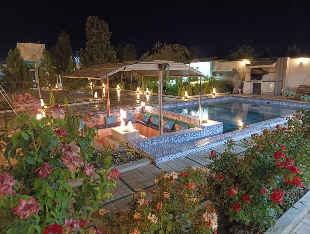 ویلا دوخوابه استخردار آبگرم خانه سفید