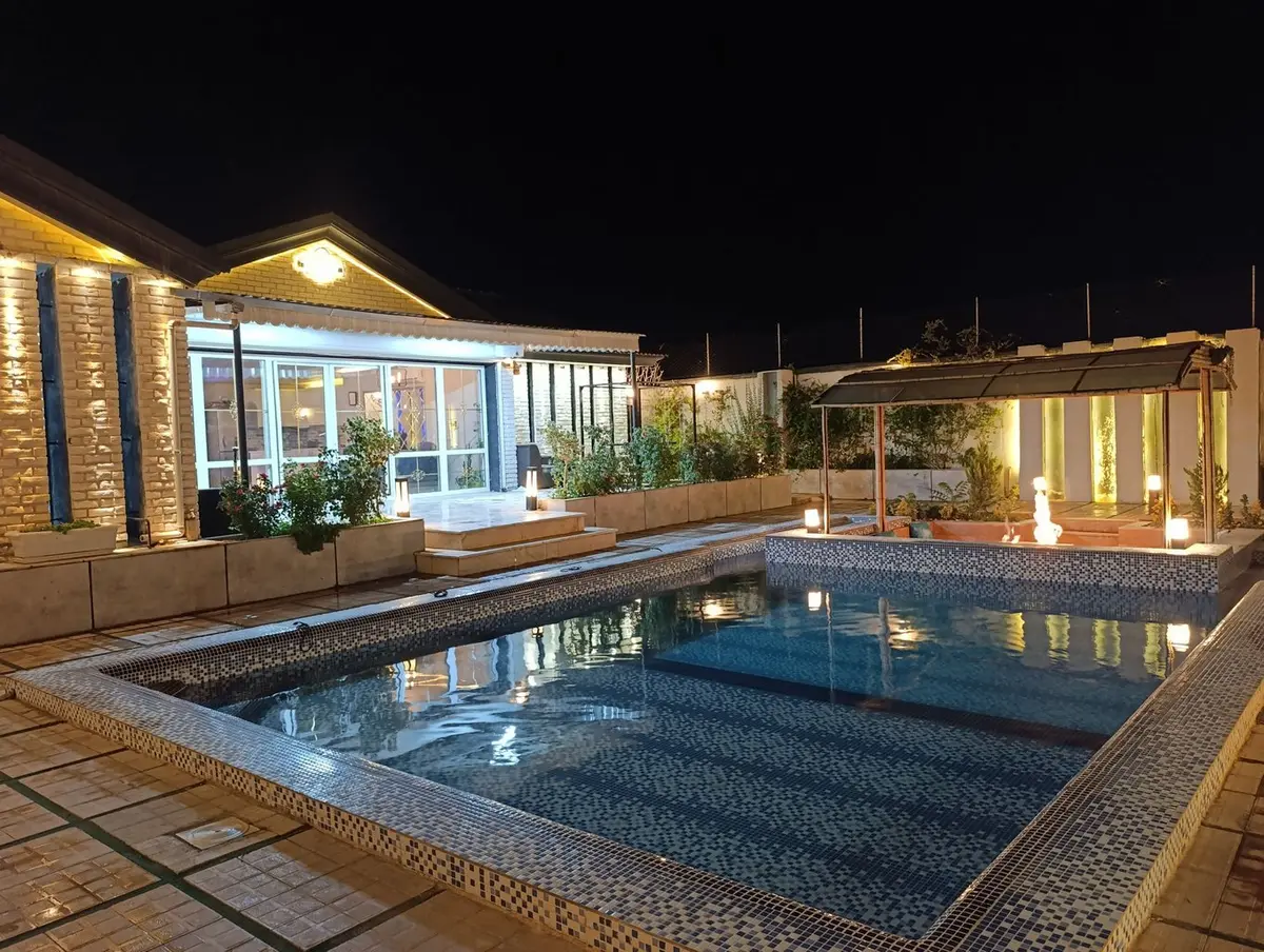 ویلا دوخوابه استخردار آبگرم خانه سفید