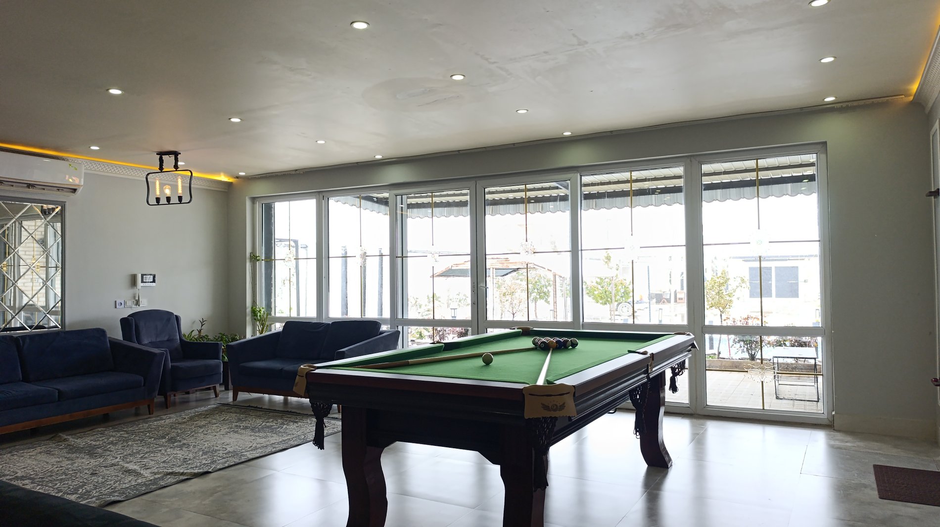 ویلا دوخوابه استخردار آبگرم خانه سفید