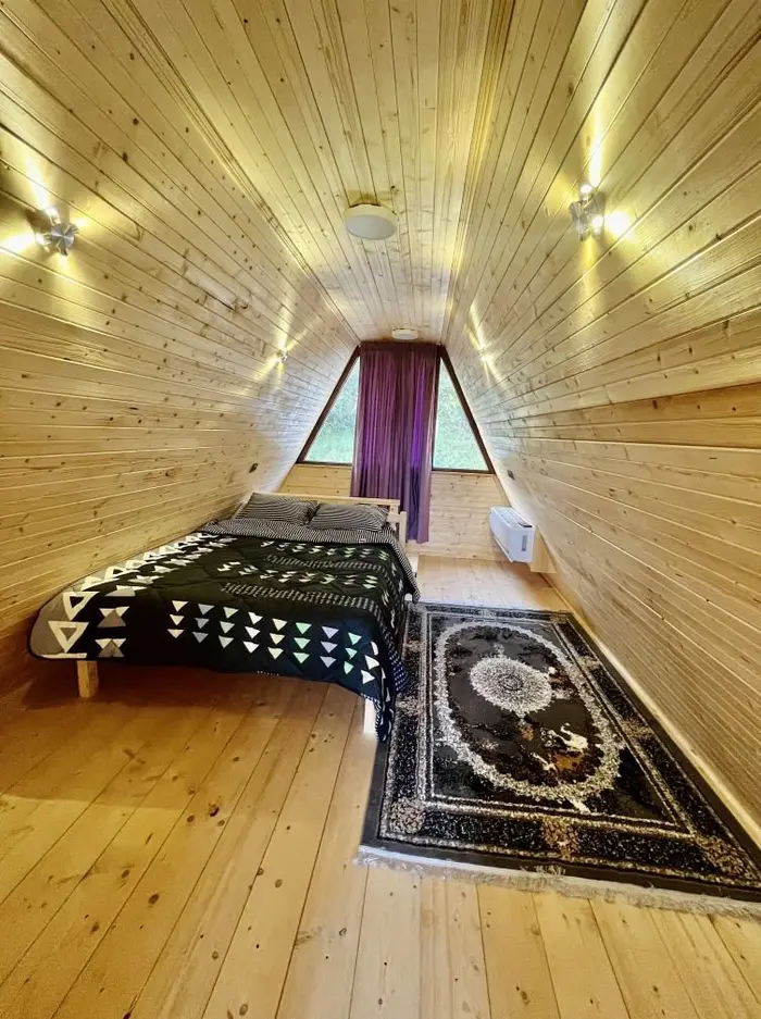 کلبه یک خوابه سوئیسی جکوزی دار بهشت پدری 1