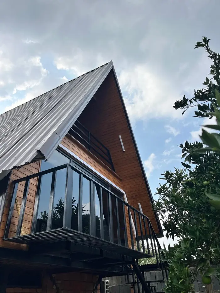 کلبه یک خوابه سوئیسی بهشت پدری واحد هما