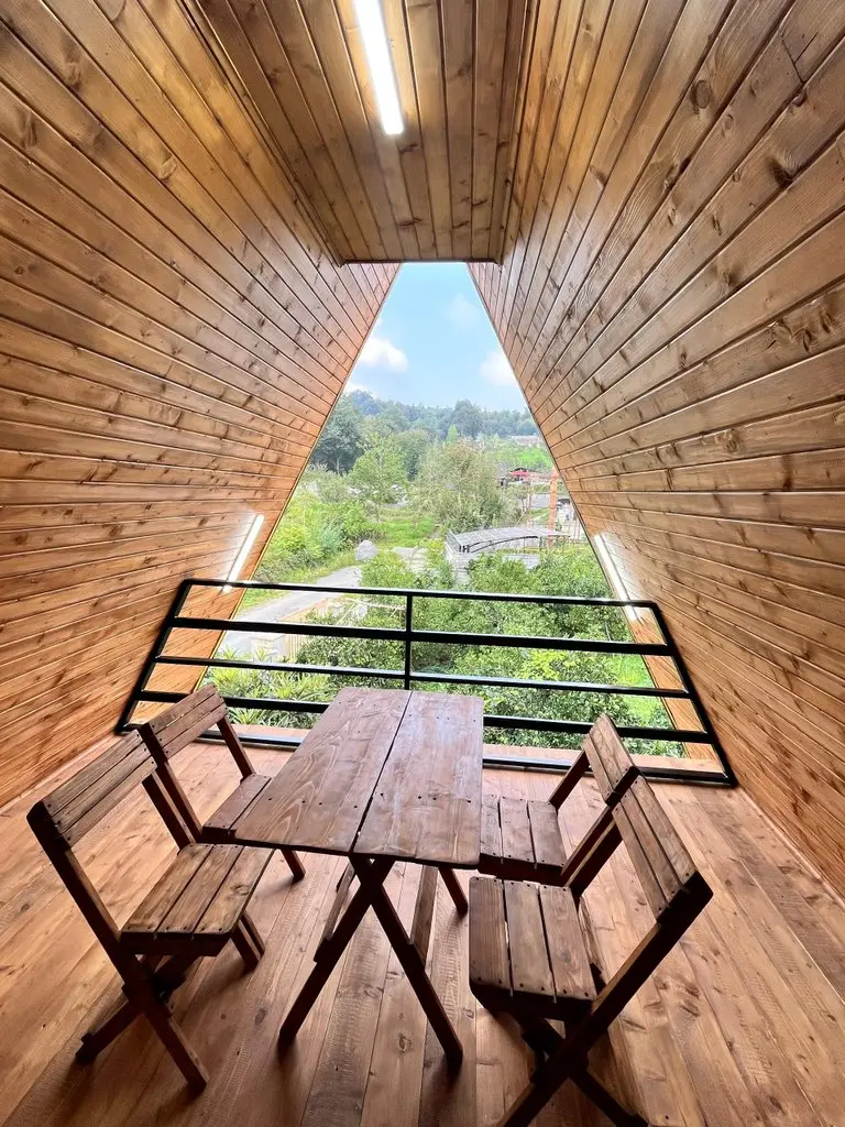 کلبه یک خوابه سوئیسی بهشت پدری واحد هما