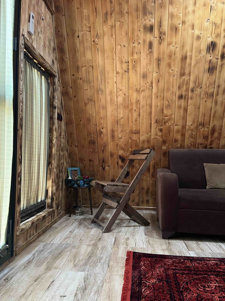 کلبه یک خوابه سوئیسی آریامن - انتخاب عنوان تصویر