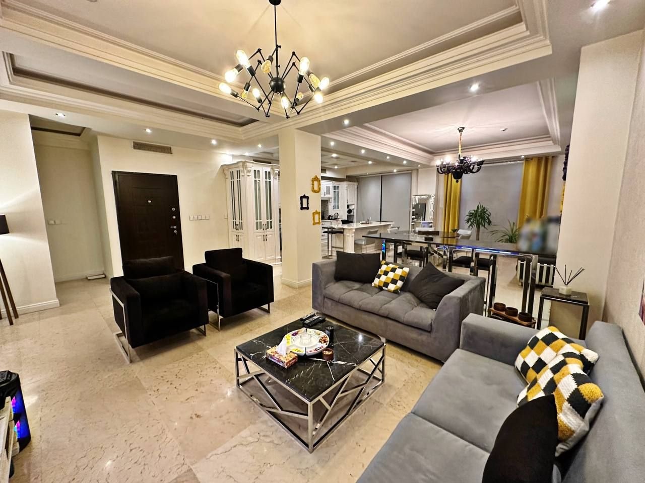 آپارتمان سه خوابه چک این فرمانیه