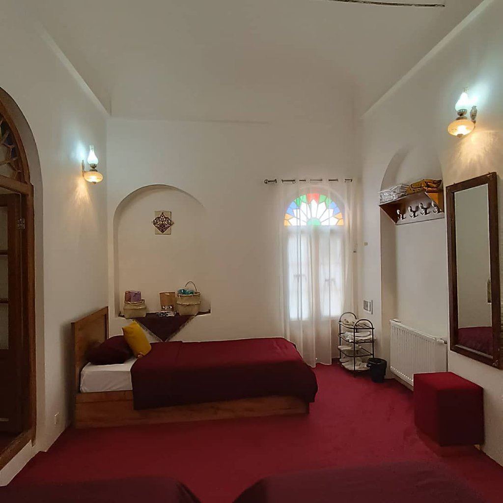 کلیاس - واحد گوشواره