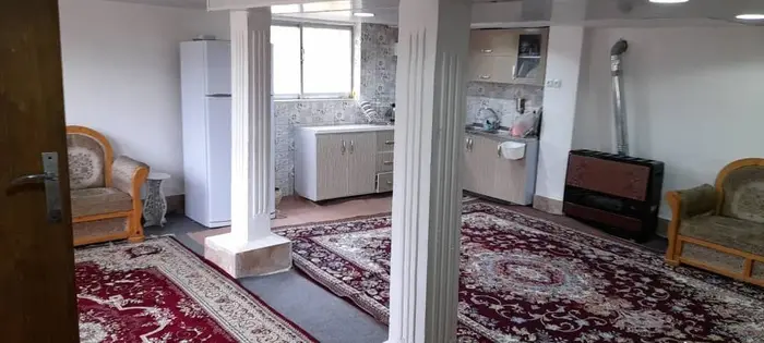 یک خوابه جنگلی بام سبز بهاری