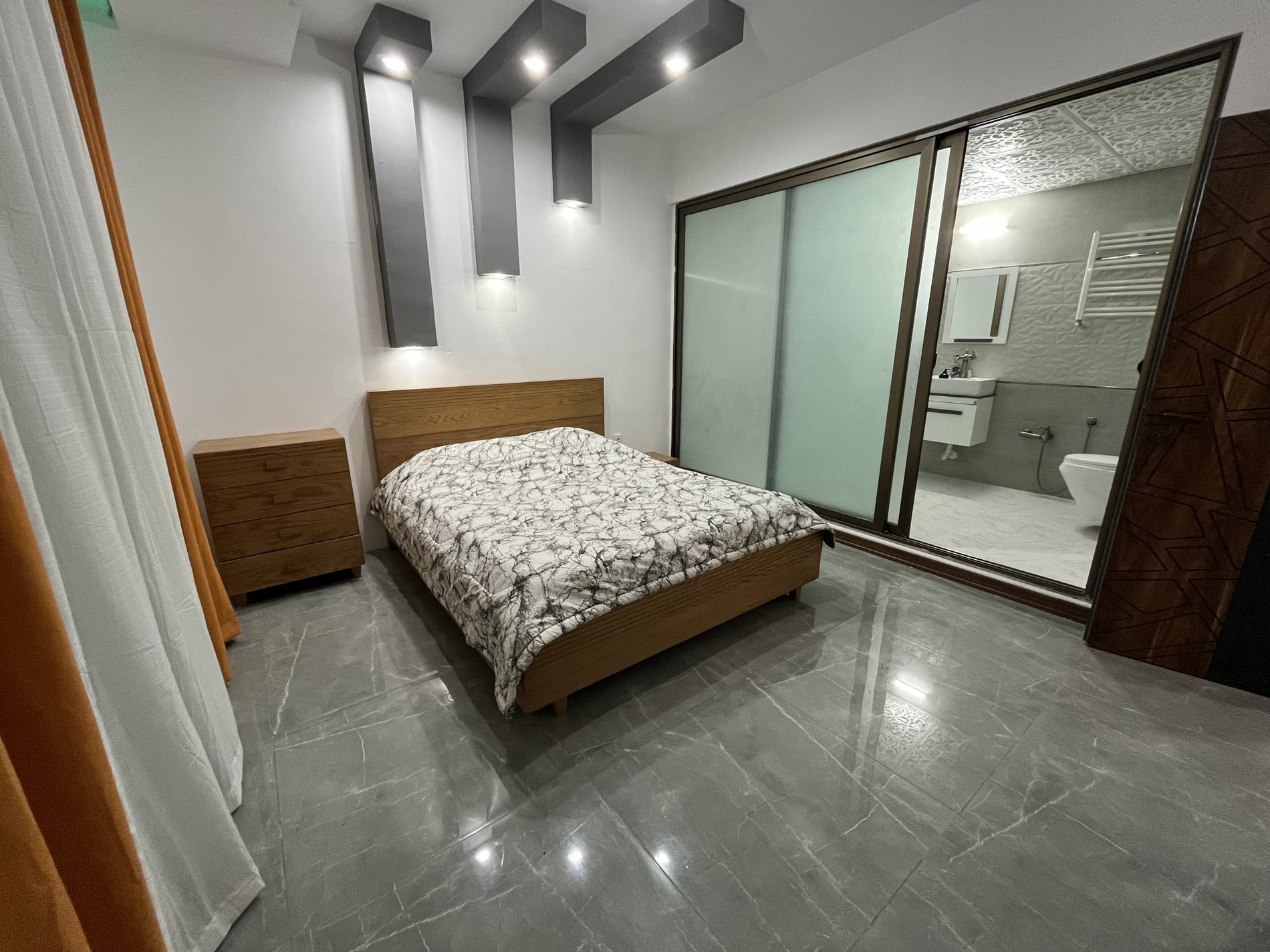 سه خوابه استخردار آبگرم آمازون