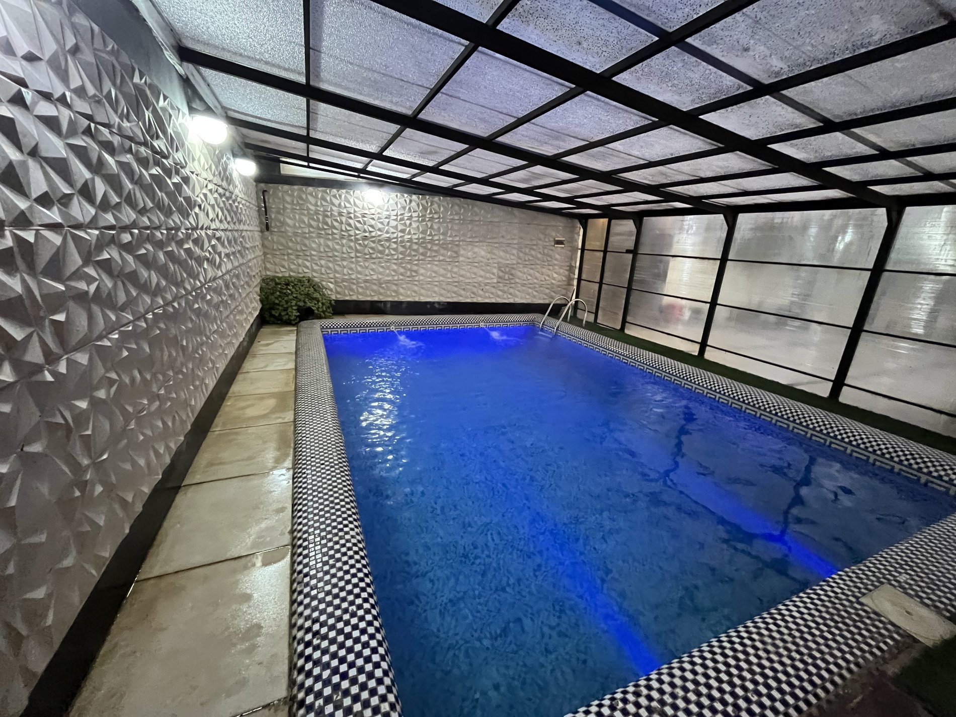 ویلا ۳خوابه دوبلکس استخر سرپوشیده‌ابگرم با بیلیارد ولیعصر ۲