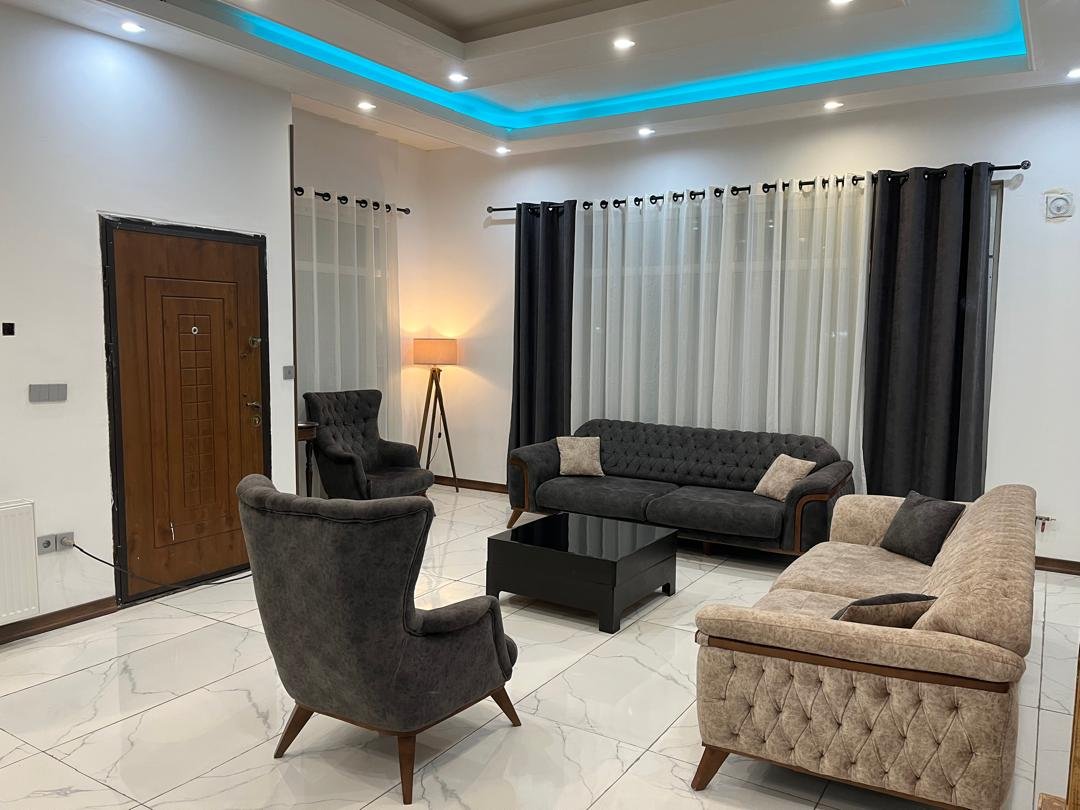 ویلا ۳خوابه دوبلکس استخر سرپوشیده‌ابگرم با بیلیارد ولیعصر ۲