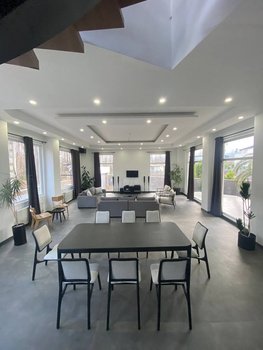 ویلا چهارخوابه استخردار آبگرم جنگل 71 - سالن همکف