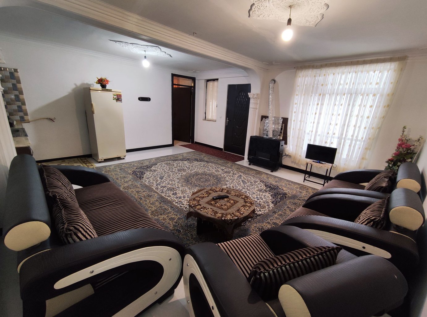 ویلا یک خوابه ساحلی نسترن - هال و پذیرایی 