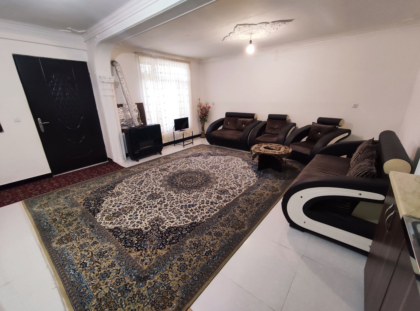 ویلا یک خوابه ساحلی نسترن - هال و پذیرایی 