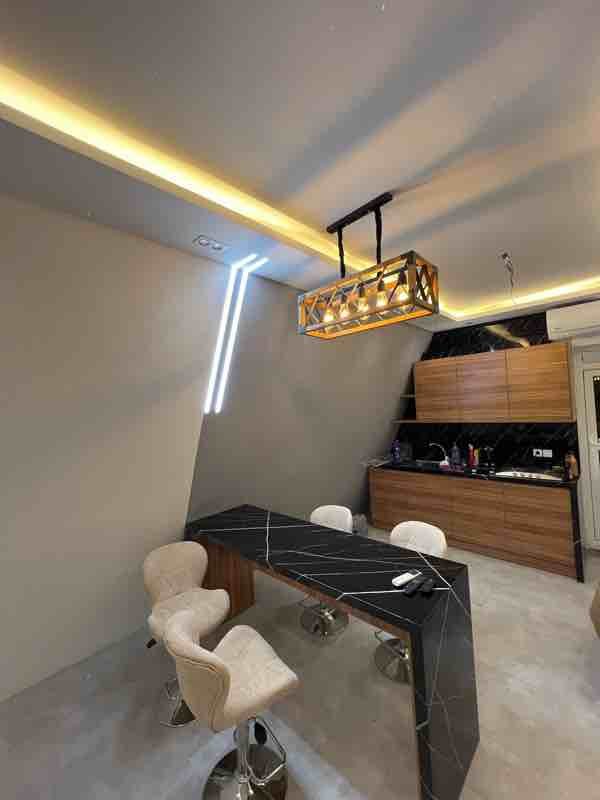 کلبه مدرن رو به دریا