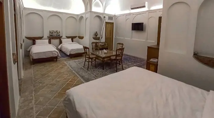 اقامتگاه سنتی شاسوسا - واحد چهار تخته شاه نشین