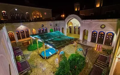 اقامتگاه سنتی شاسوسا واحد سه تخته‌ی بالا خانه