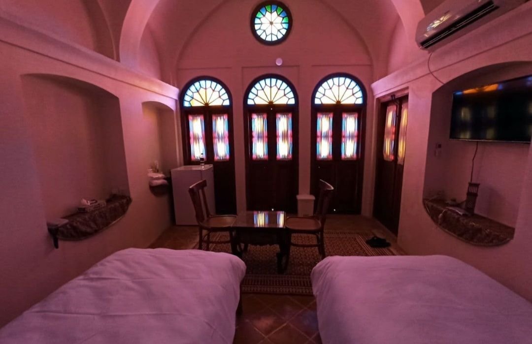 اقامتگاه سنتی شاسوسا واحد دوتخته گوشواره پنج دری