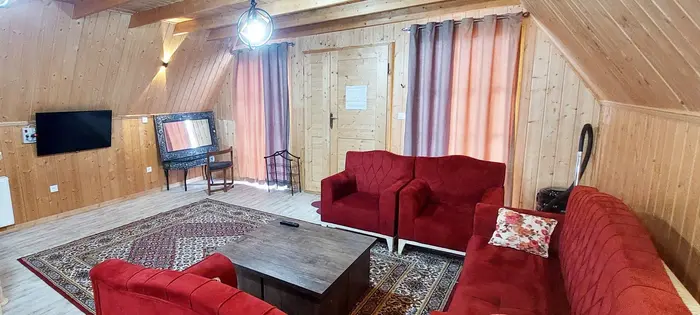 کلبه دوخوابه چوبی جنگلی گیتی