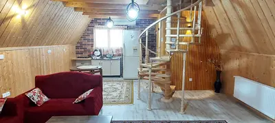 کلبه دوخوابه چوبی جنگلی گیتی