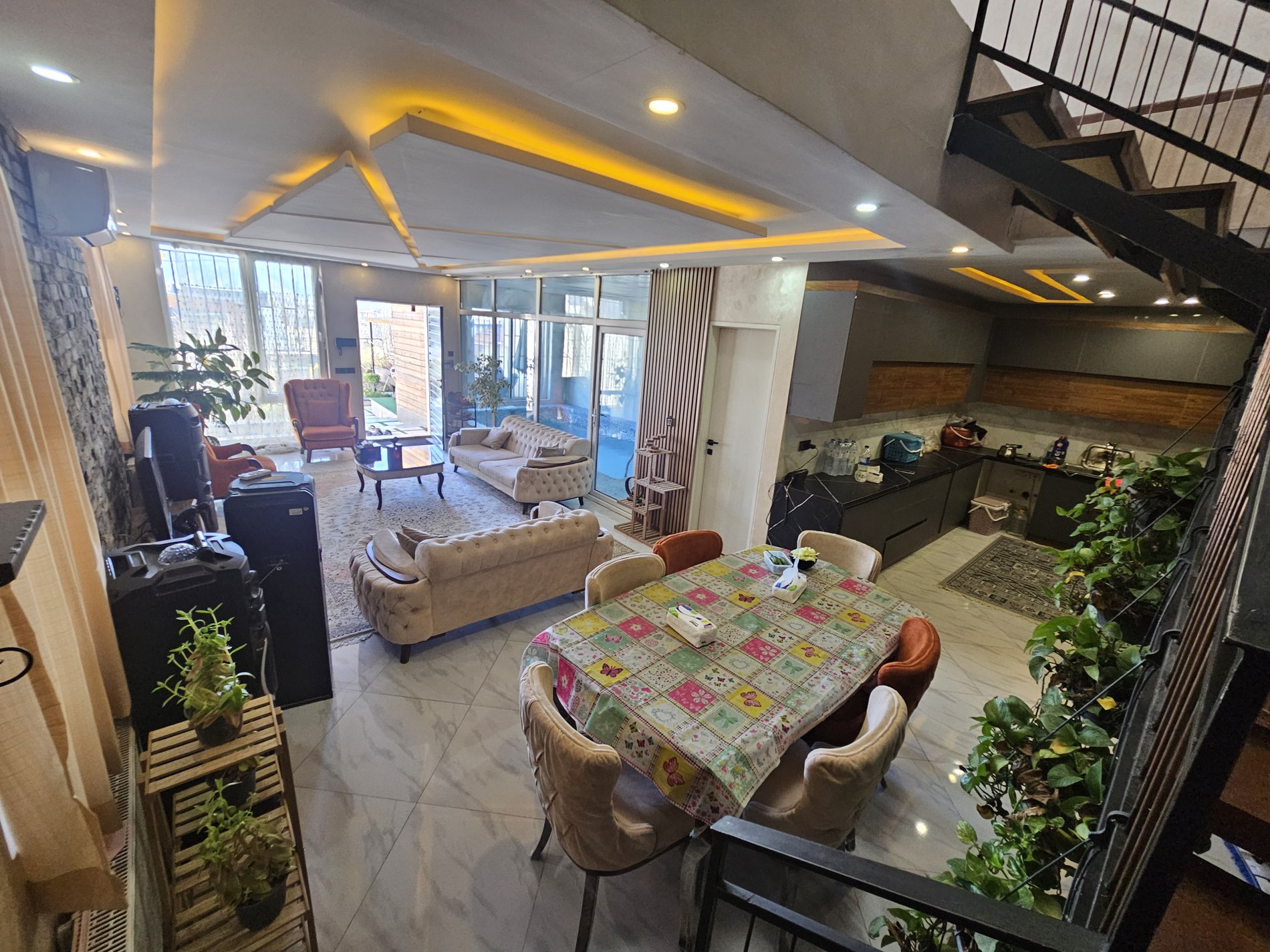 ویلا دوخوابه استخردار آبگرم ایدآل نکو