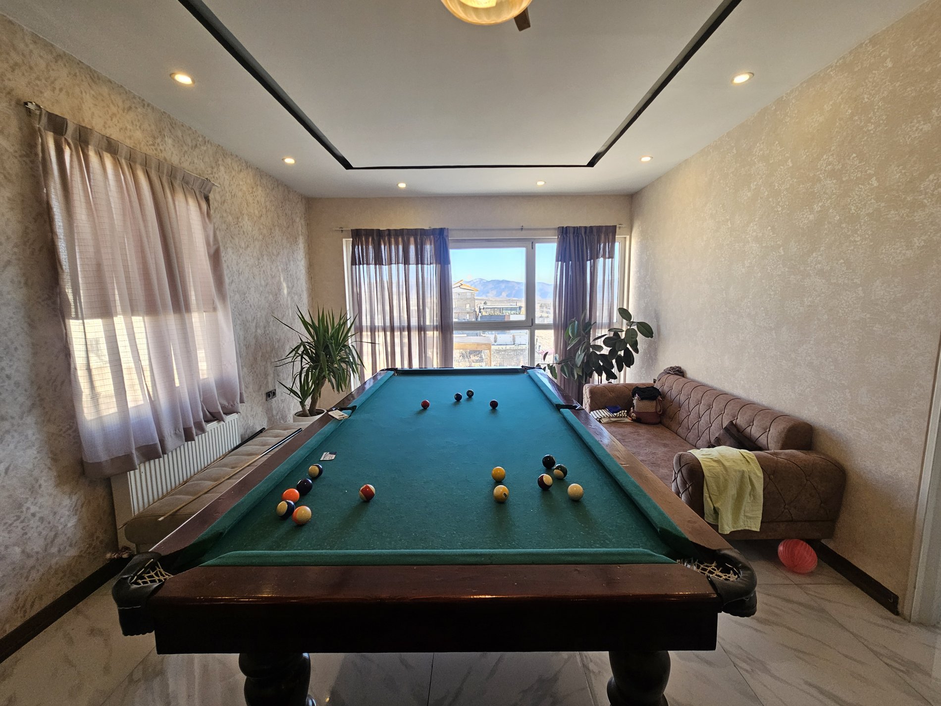 ویلا دوخوابه استخردار آبگرم ایدآل نکو