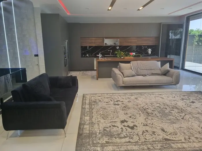 ویلا چهارخوابه استخردار آبگرم حلما 2