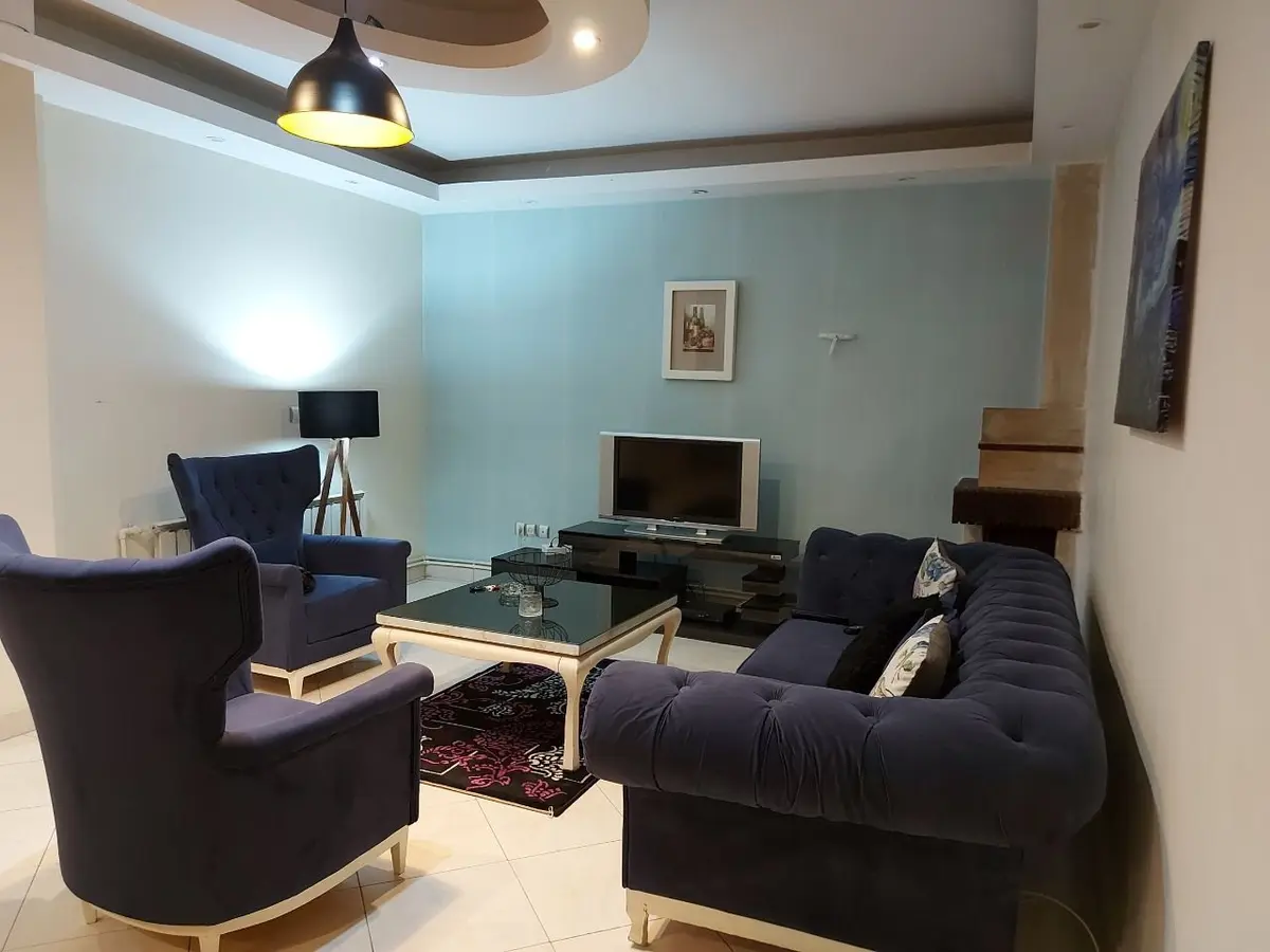 یک خوابه پارسیان پونک - نشیمن