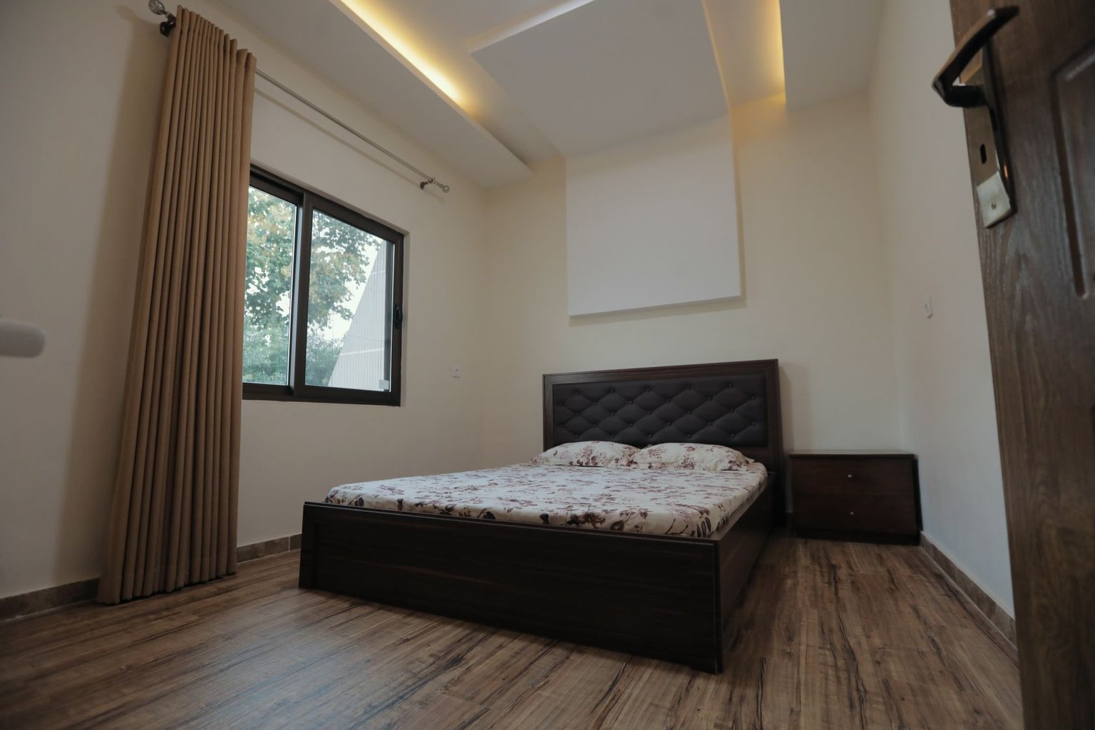 ویلا دوخوابه چشم انداز باغ 2