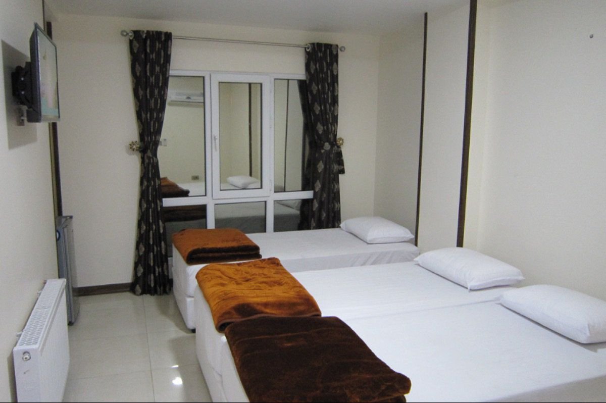 سه تخته 1 مهمانسرای علی بابا