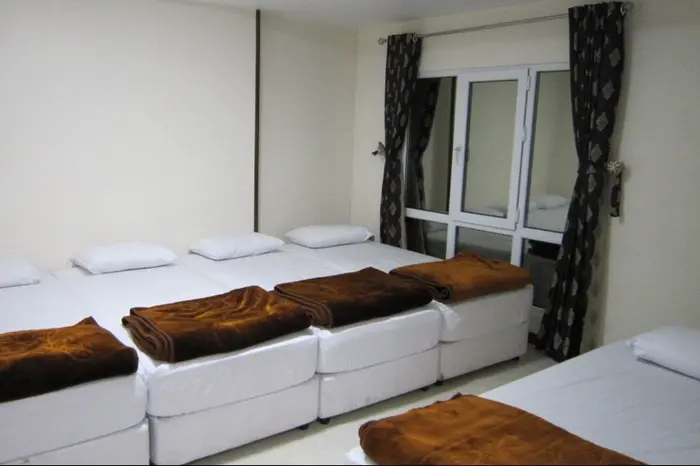 واحد 5 تخته یک - مهمانسرا علی بابا