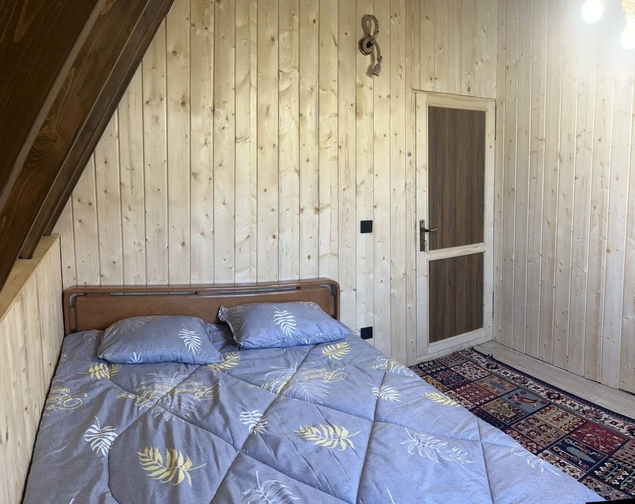 کلبه دوخوابه استخردار آبگرم دوهزار