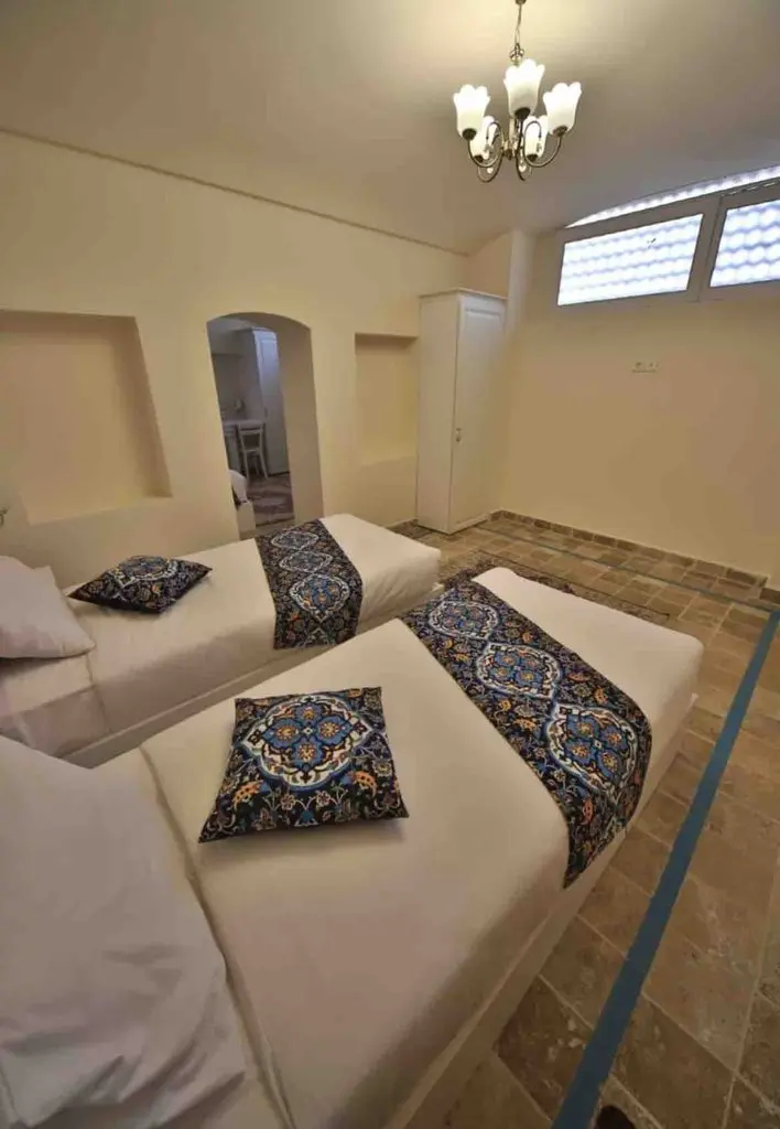 اقامتگاه سنتی یاسمین راهب - واحد چهارتخته ١٠٦