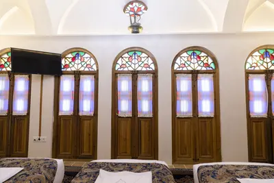 اقامتگاه سنتی سرای کاسیان - واحد 112 پنج دری تریپل