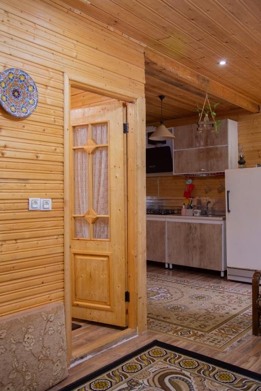 یک خوابه چوبی رهنما 1