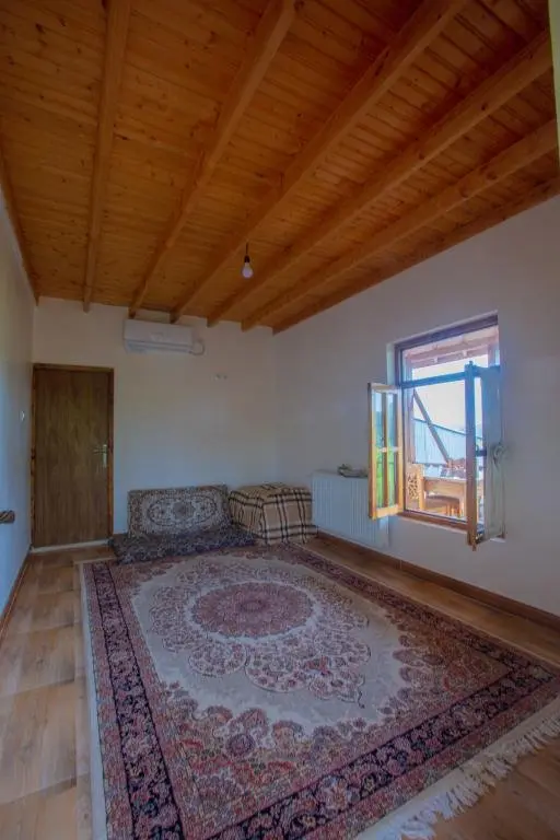 بوم گردی عمارت خورشید - واحد ٢