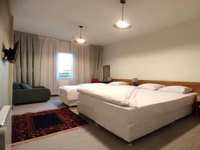 مسافرخانه شهریارنوین - واحد سه تخته ۲ کارگرجنوبی