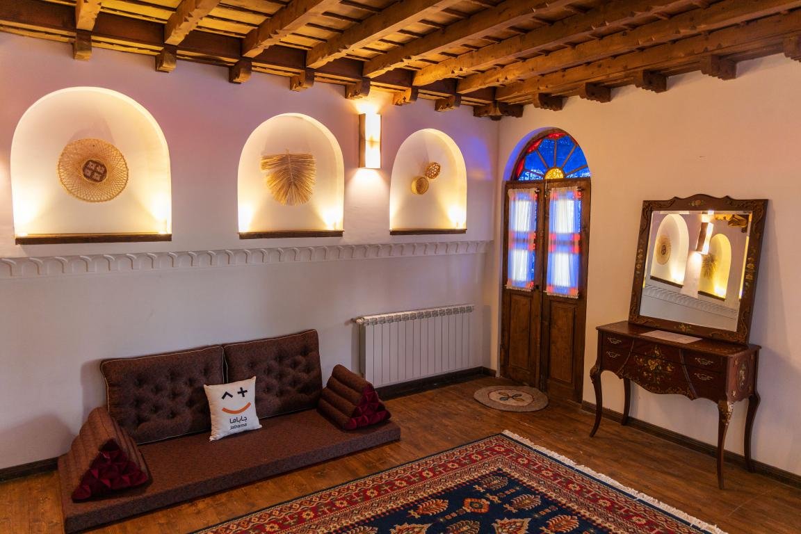 اقامتگاه سنتی استارسو - واحد عمارت پرندگان چلچلا