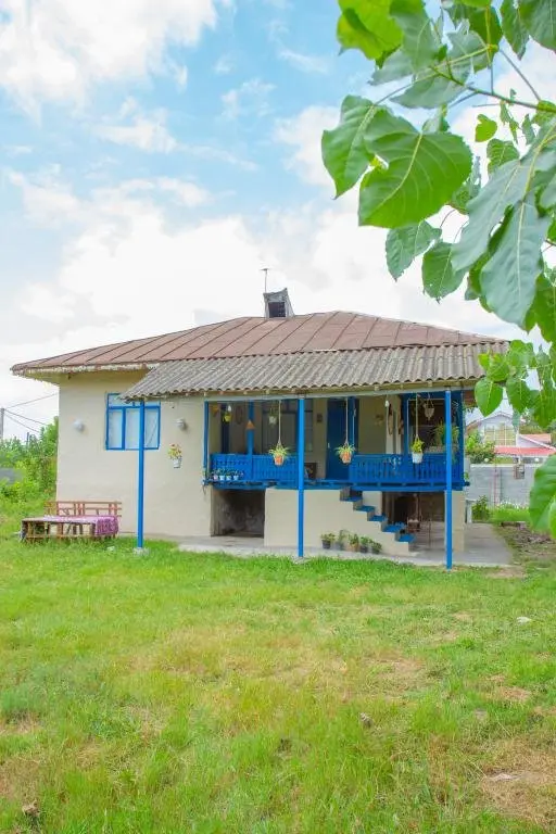 اقامتگاه سنتی دوخوابه لاکو 1