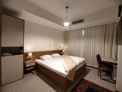 مسافرخانه شهریارنوین - واحد دوتخته کویین ۲ کارگرجنوبی