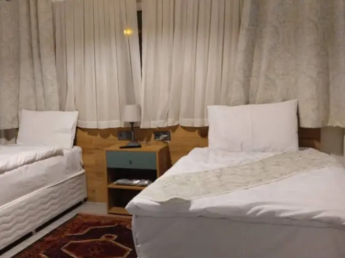 مسافرخانه شهریارنوین - واحد دوتخته تویین ۳ کارگرجنوبی