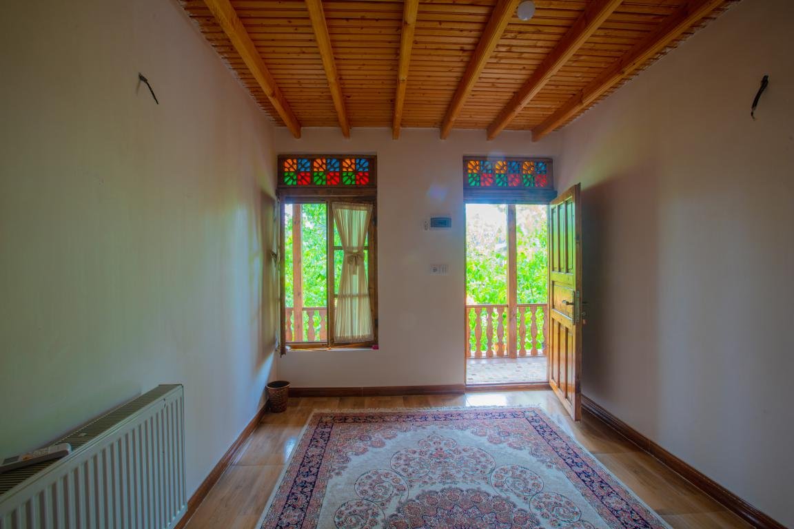 بوم گردی عمارت خورشید - واحد 4