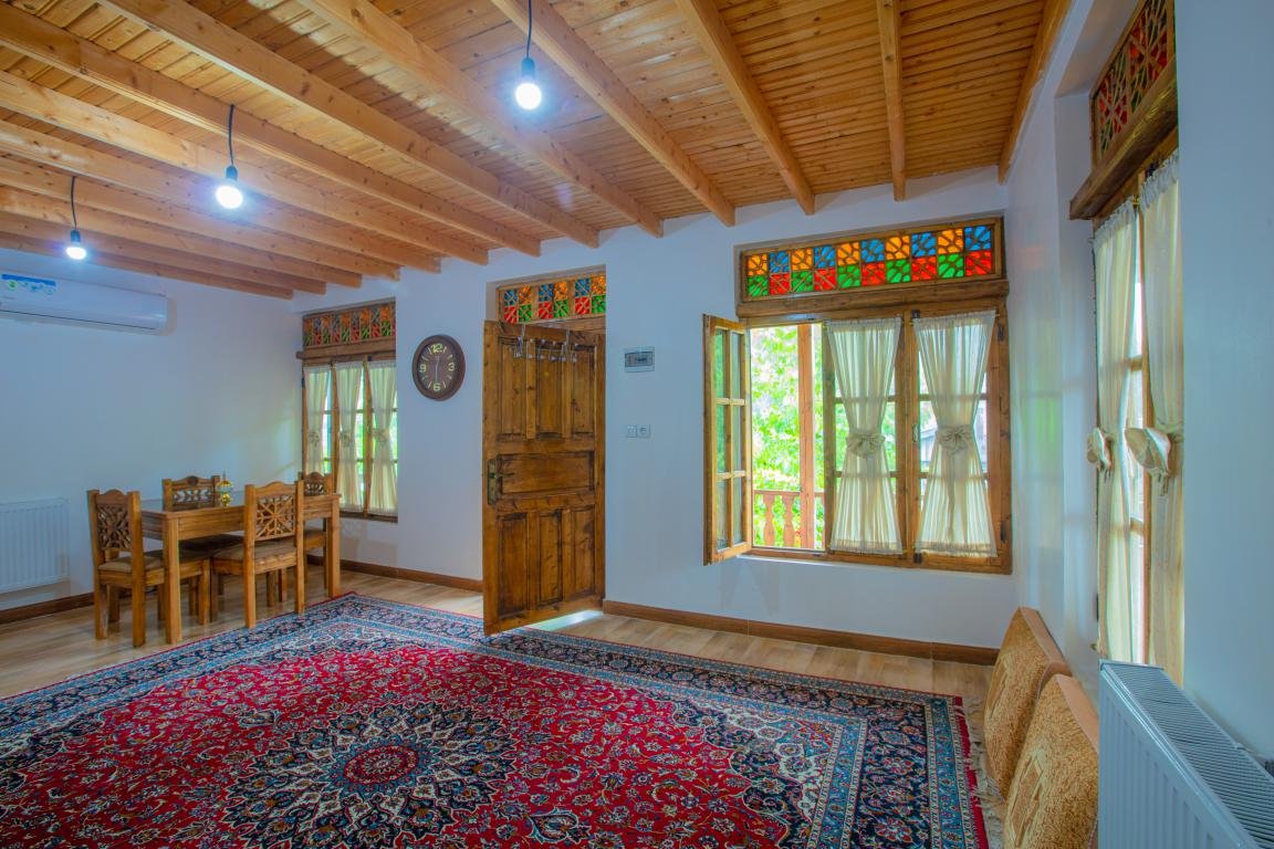 بوم گردی عمارت خورشید - واحد vip -