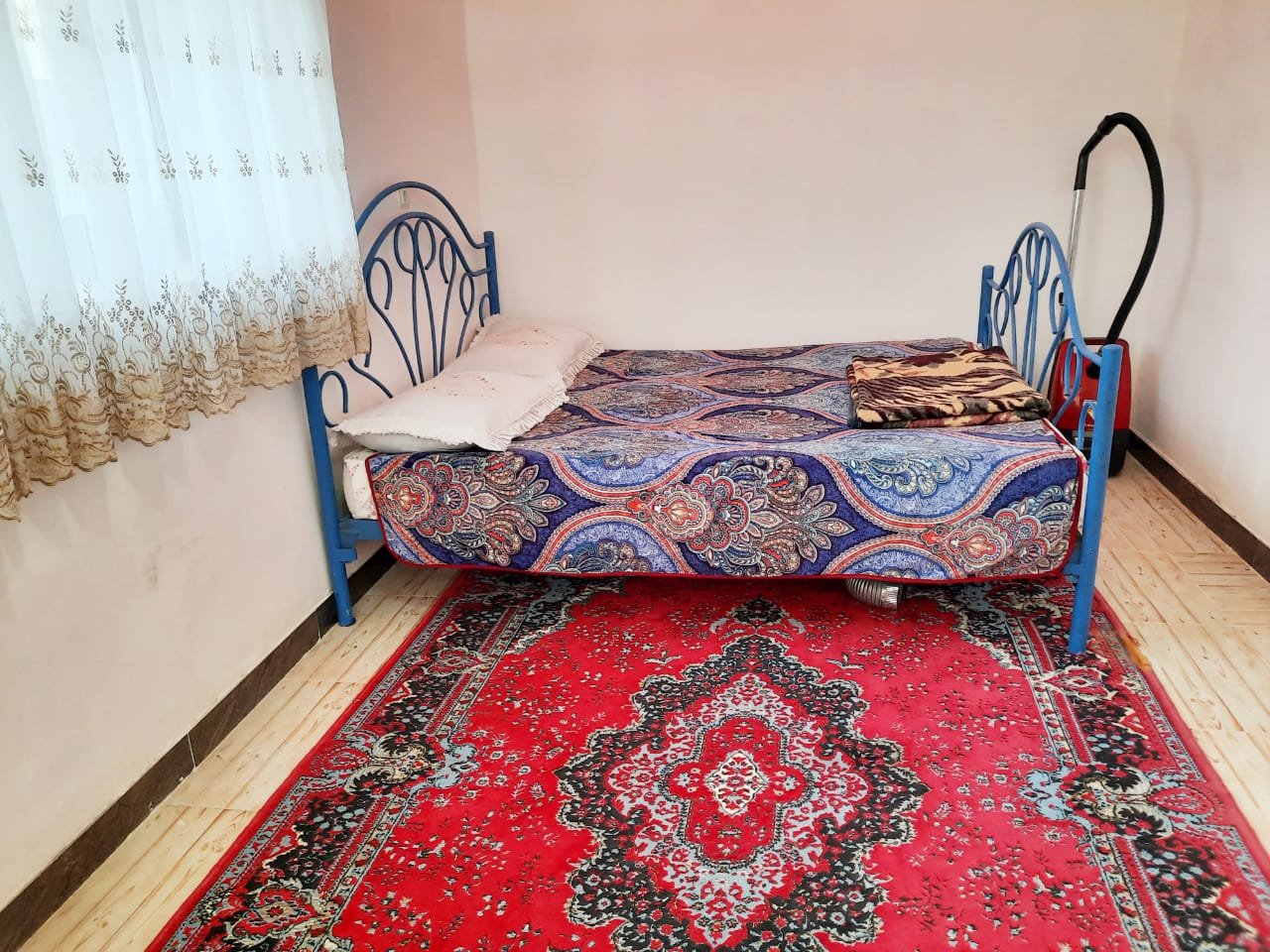 کلبه دوخوابه مامان جون
