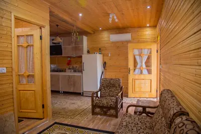 کلبه یک خوابه چوبی رهنما 1