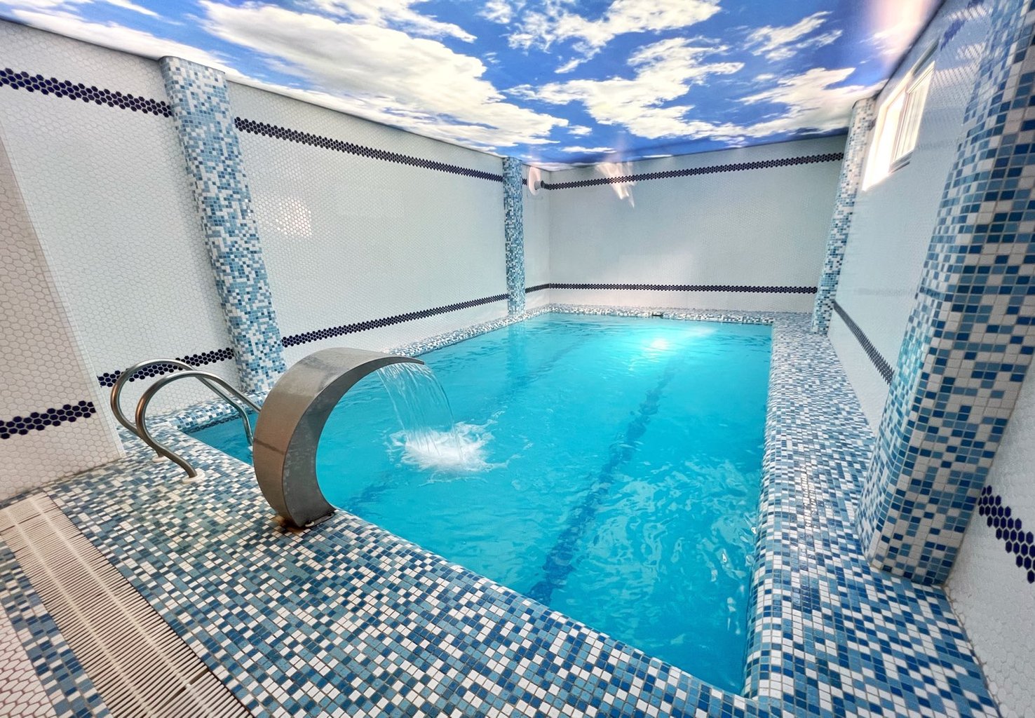 ویلا دوخوابه استخردار آبگرم مزگاه