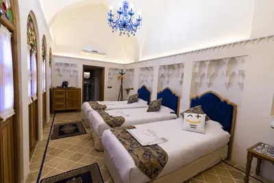 اقامتگاه سنتی سرای کاسیان - واحد 112 پنج دری تریپل